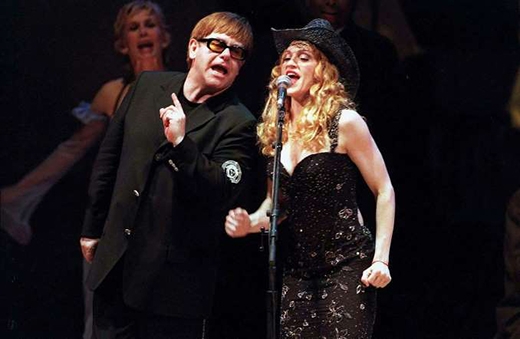 
 
 Mâu thuẫn giữa Elton John và Madonna chỉ bắt đầu sau khi cả hai trình diễn chung vào năm 2000 và kéo dài rất nhiều năm sau đó. Cả hai liên tục dành cho nhau những lời lẽ không mấy tốt đẹp.